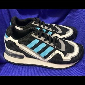 Like brand new Little Boys Adidas Ortholite SIZE 11k shoes